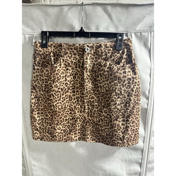 BB Dakota Faux Suede Leopard Print Mini Skirt Size 4 Pockets Button Going‎ Out - Picture 2 of 6